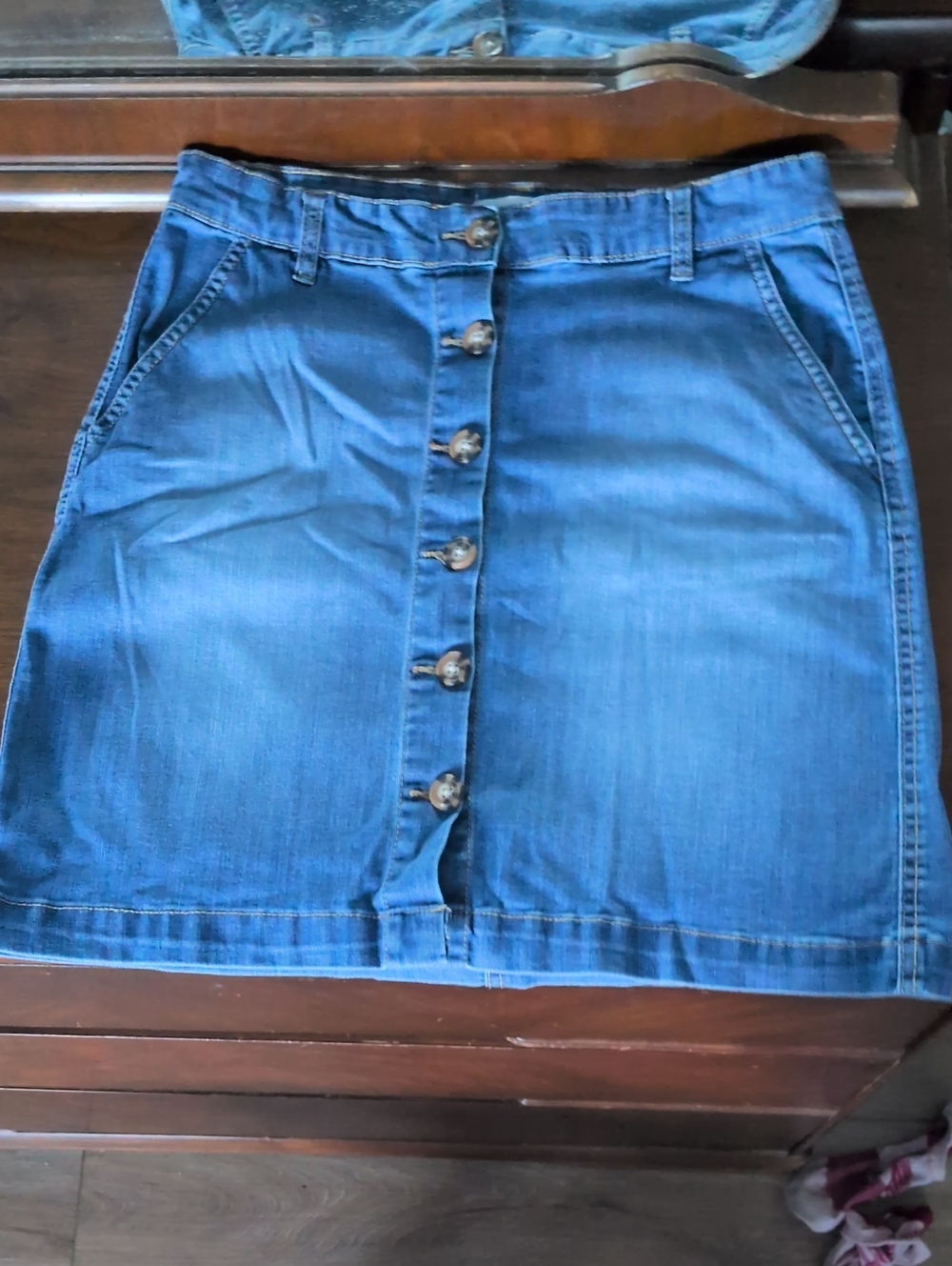 Nice Blumind Button-Front Denim Skirt